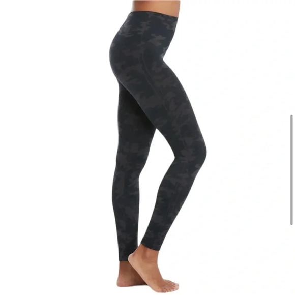 SPANX LOOK AT ME NOW BLACK CAMO LEGGINGS LARGE CAMOFLAUGE - Picture 11 of 11